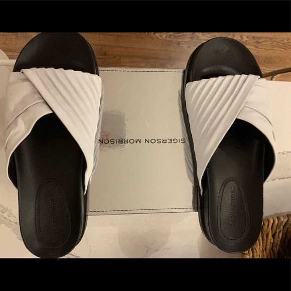 Sigerson Morrison Amanda Slides - Picture 2 of 5